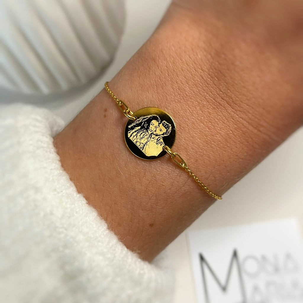 Feines Armband mit Fotogravur | Goldarmband | Mona Maria