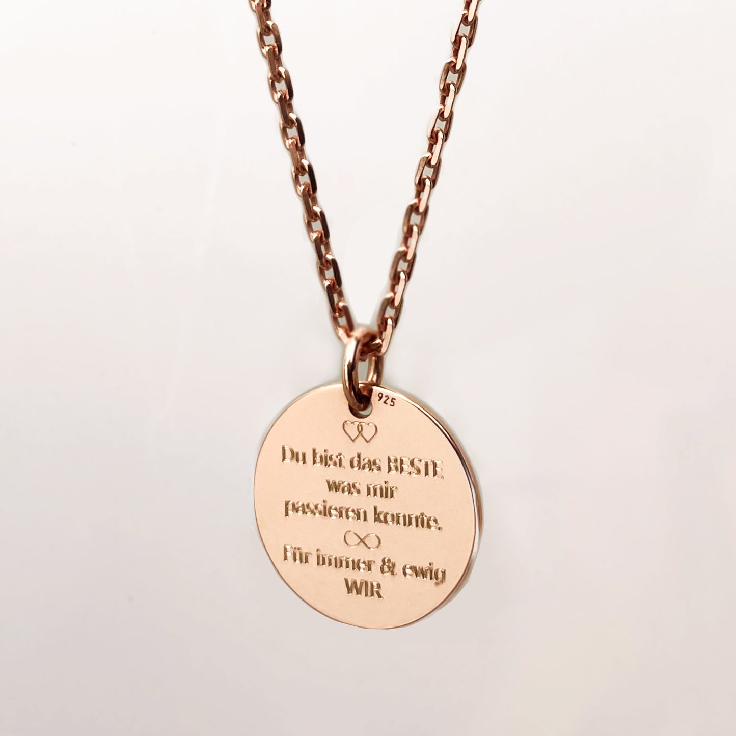 Feine Ankerkette mit Textgravur – Roségold